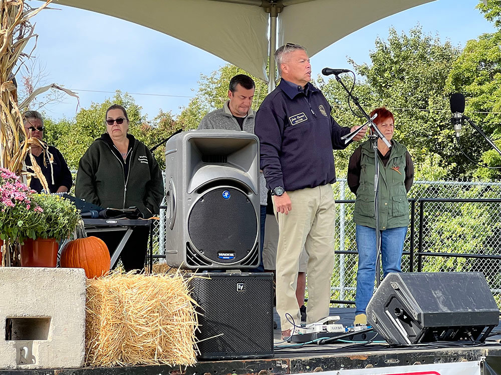 Walden Mayor John Ramos welcomes residents and visitors to the 35th Annual Walden Harvest Festival.